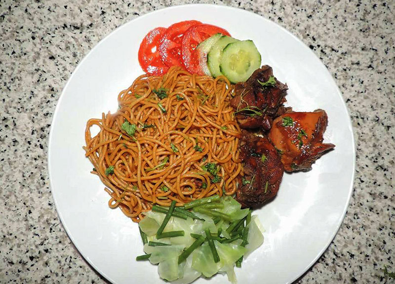 Echt Surinaams Proef het geweldige van Suriname Echt Surinaams Proef het geweldige van Suriname